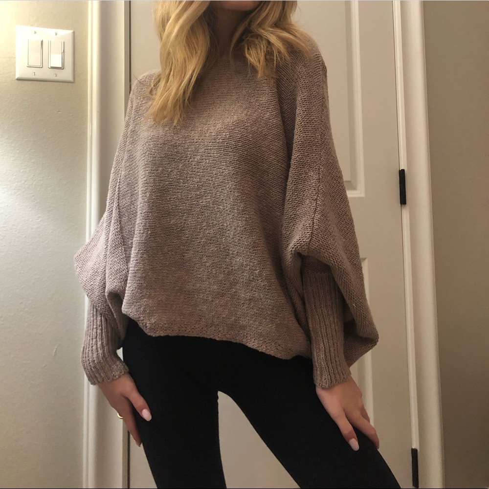 Brown sweater (NEVER WORN)